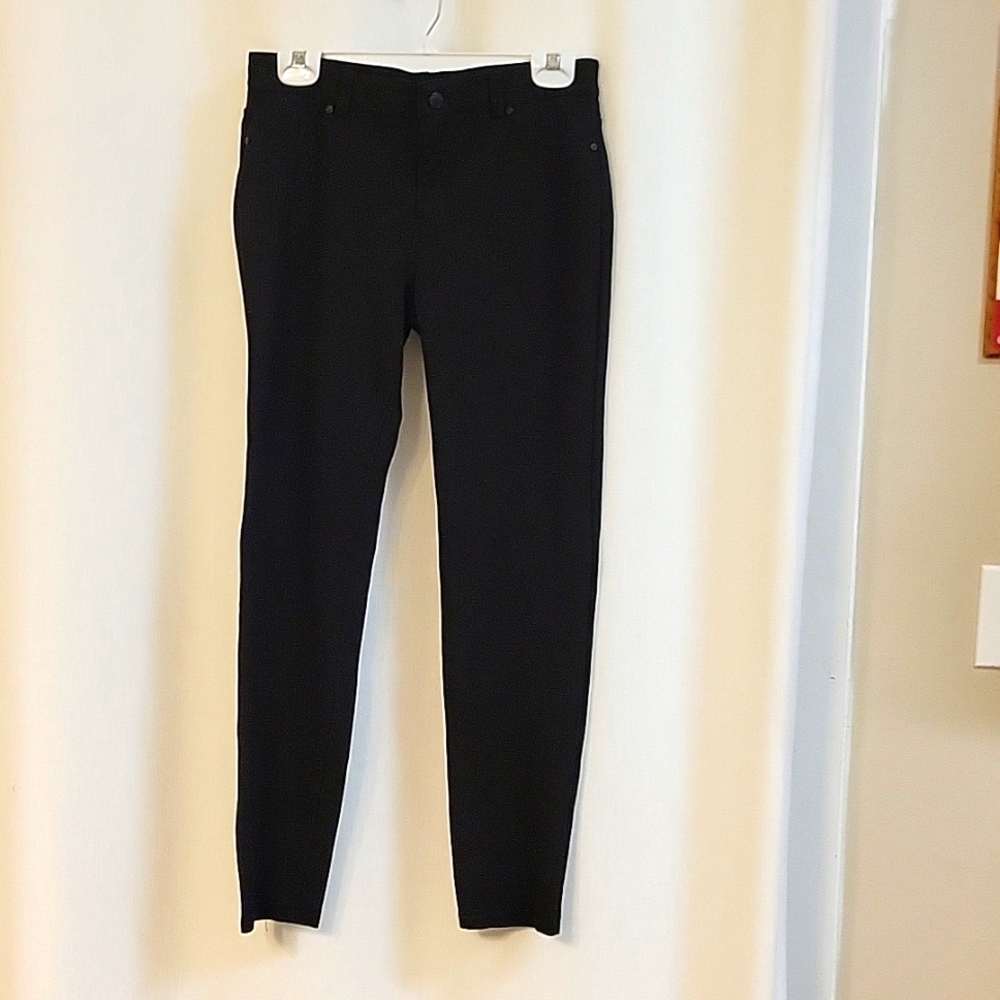 DKNY Black Pants Size Small Inseam 26 inches